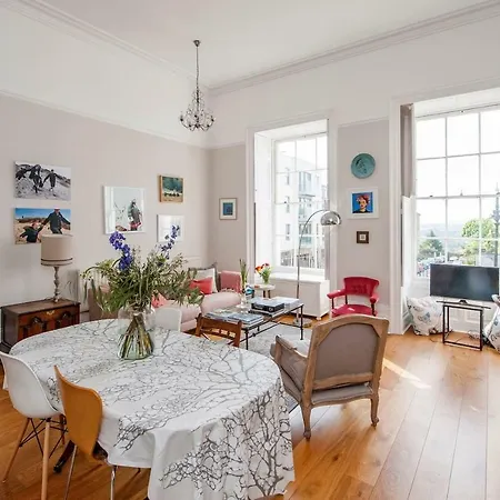 45 Royal York Crescent 公寓 *