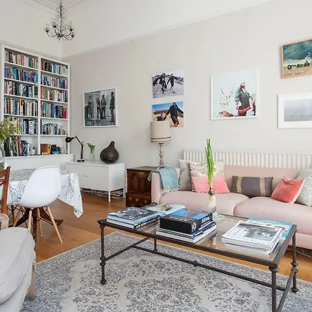 Daire 45 Royal York Crescent *