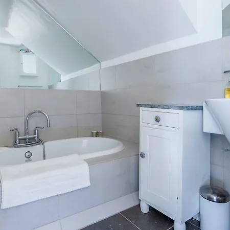45 Royal York Crescent *